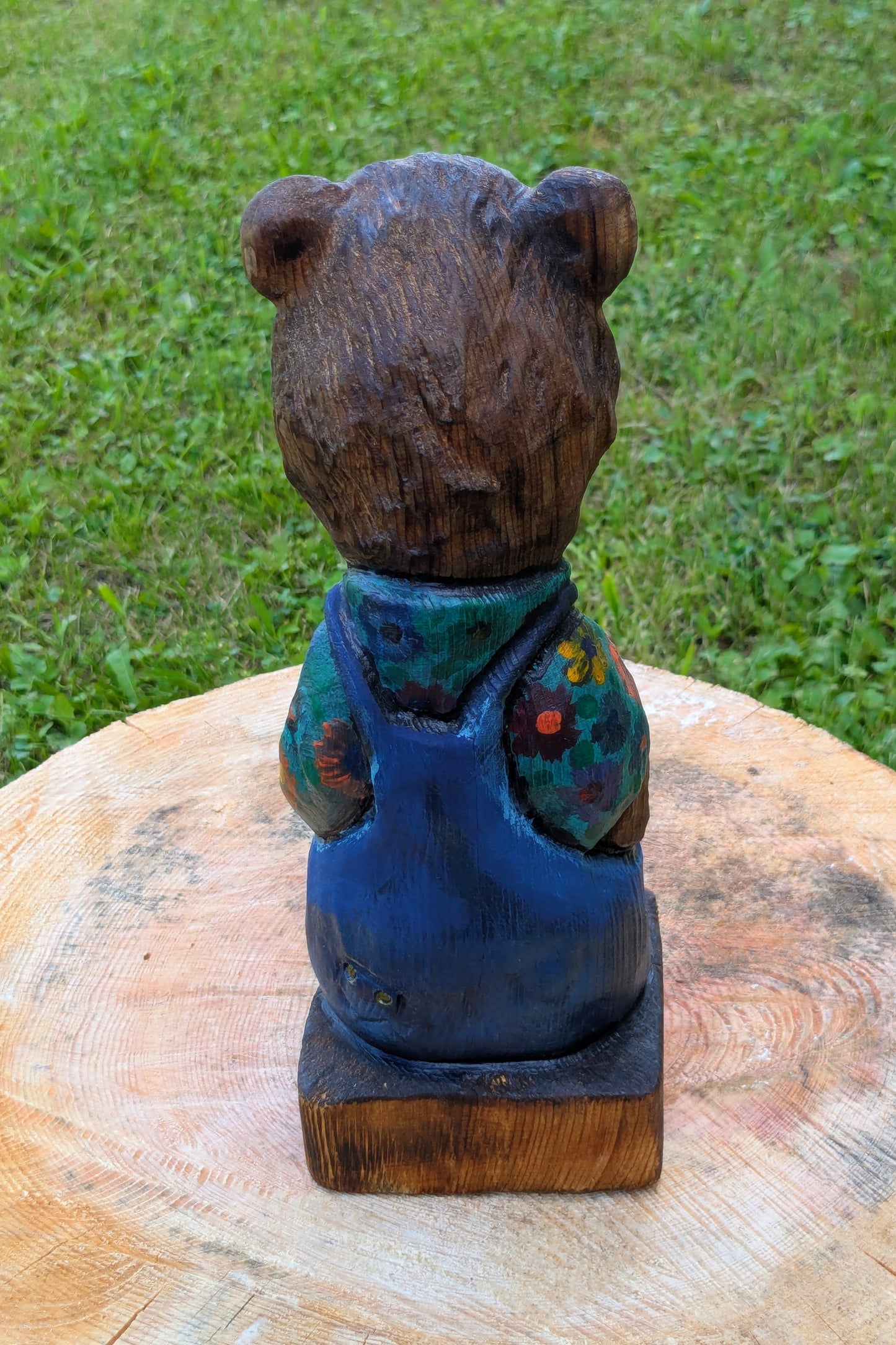#0002 Bibbed bear