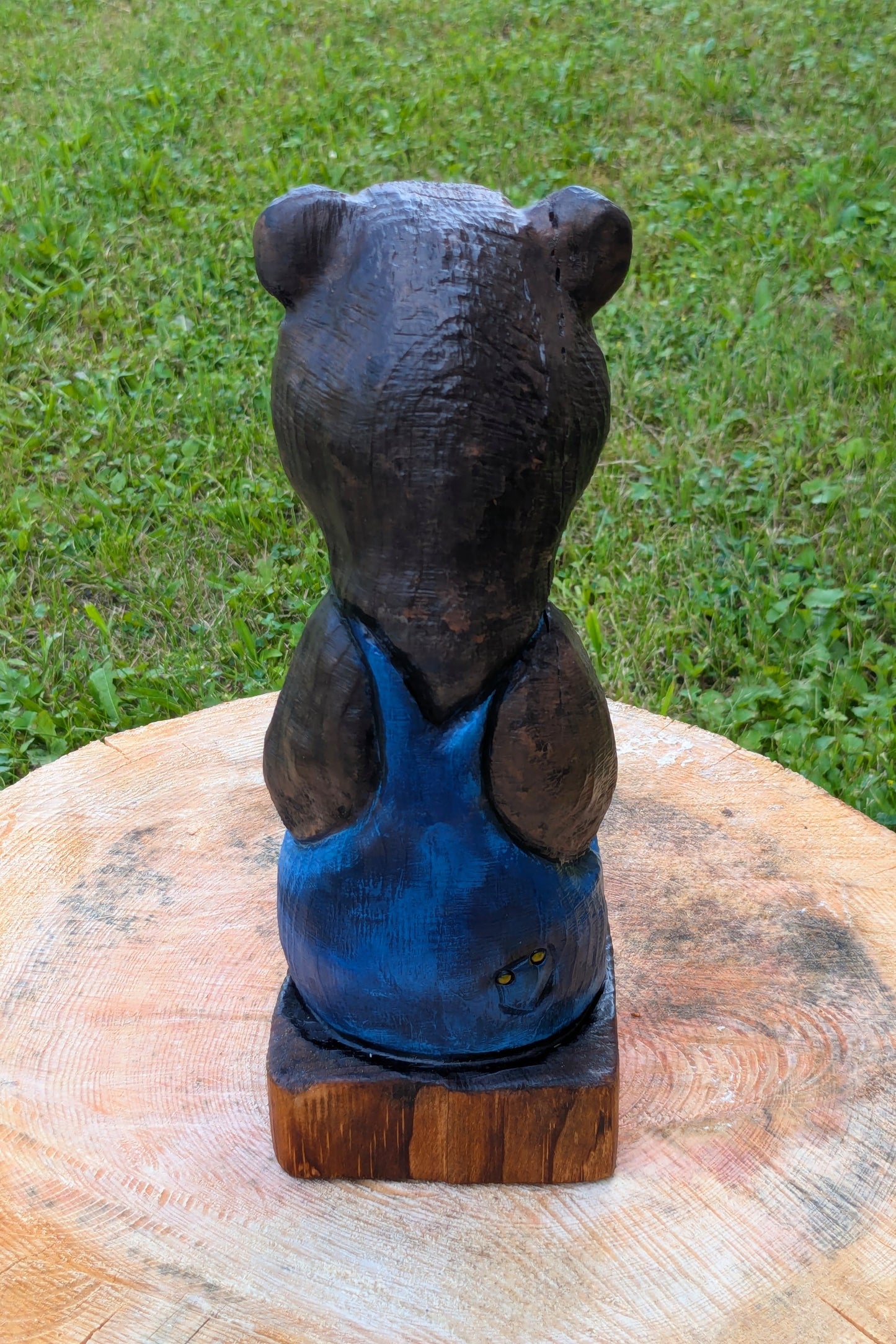 #0008 Bibbed bear