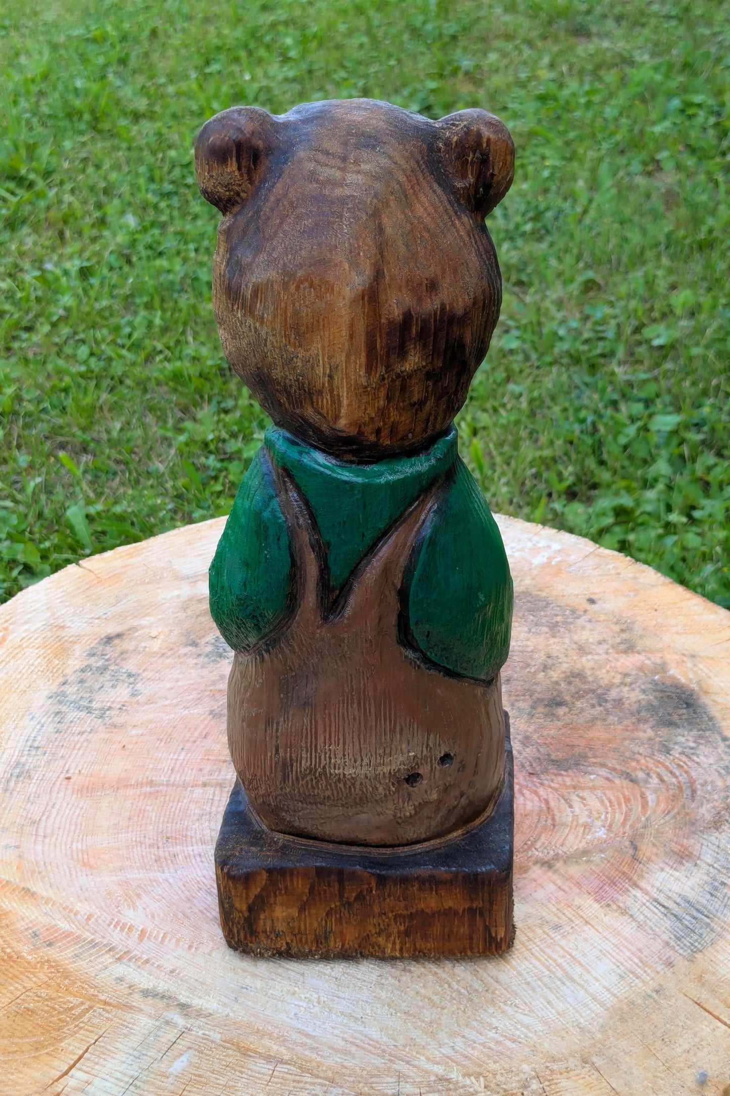 #0010 Bibbed bear