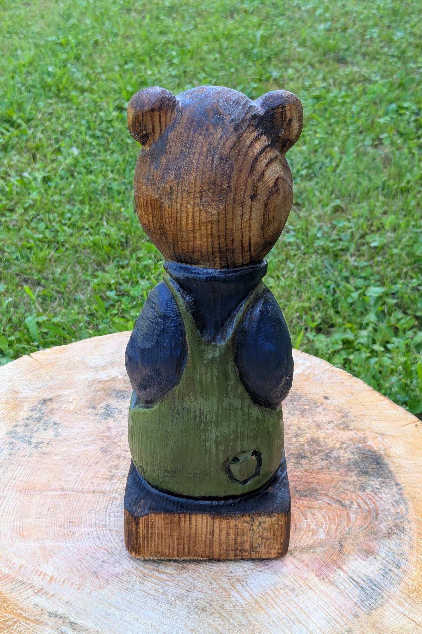 #0013 Bibbed bear