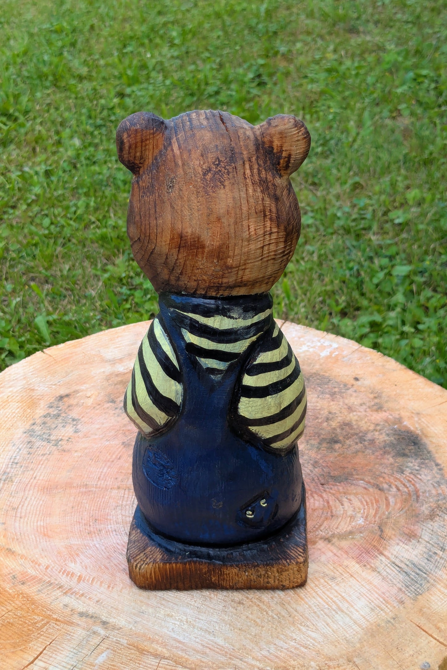#0015 Bibbed bear
