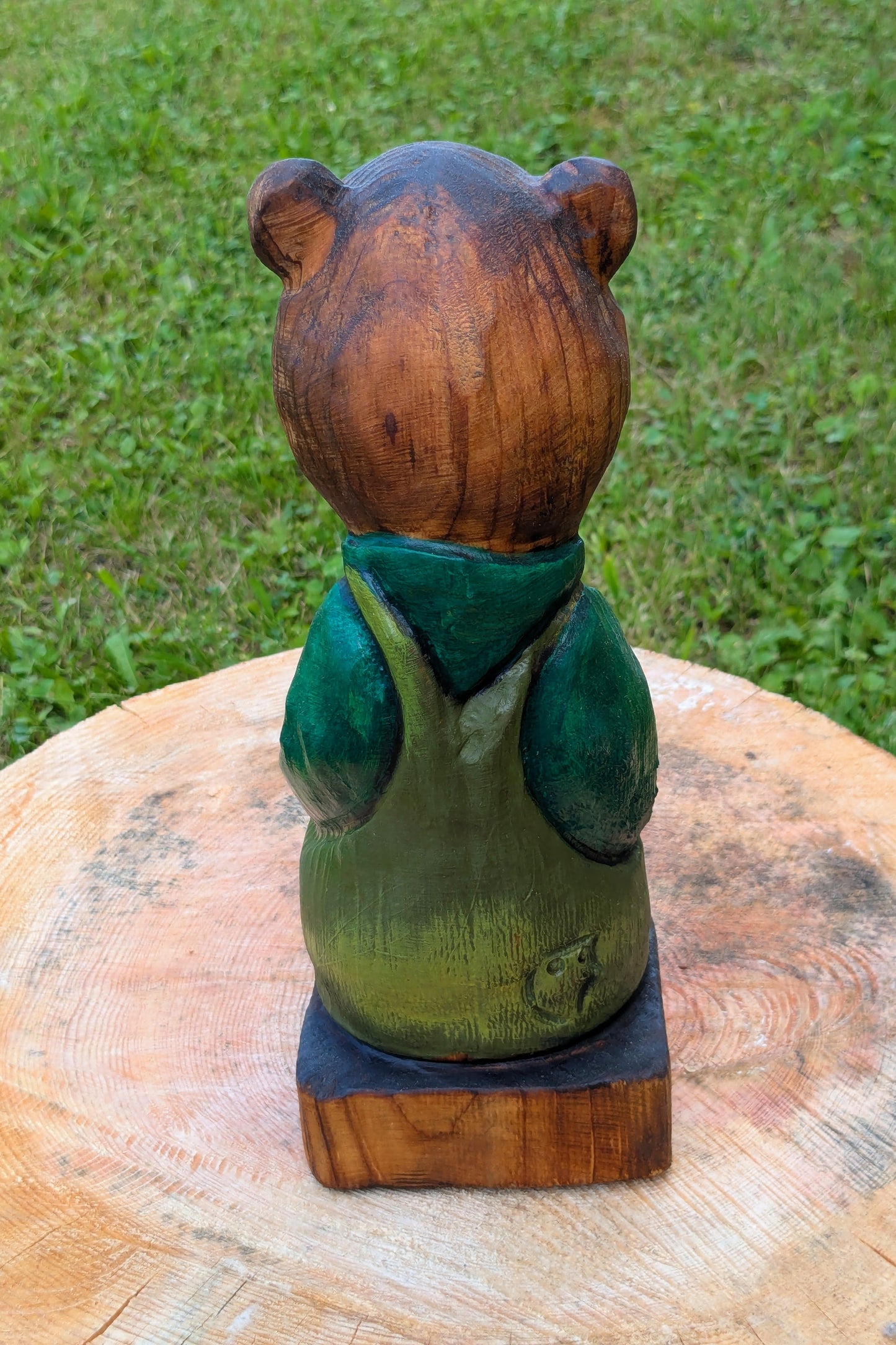 #0017 Bibbed bear