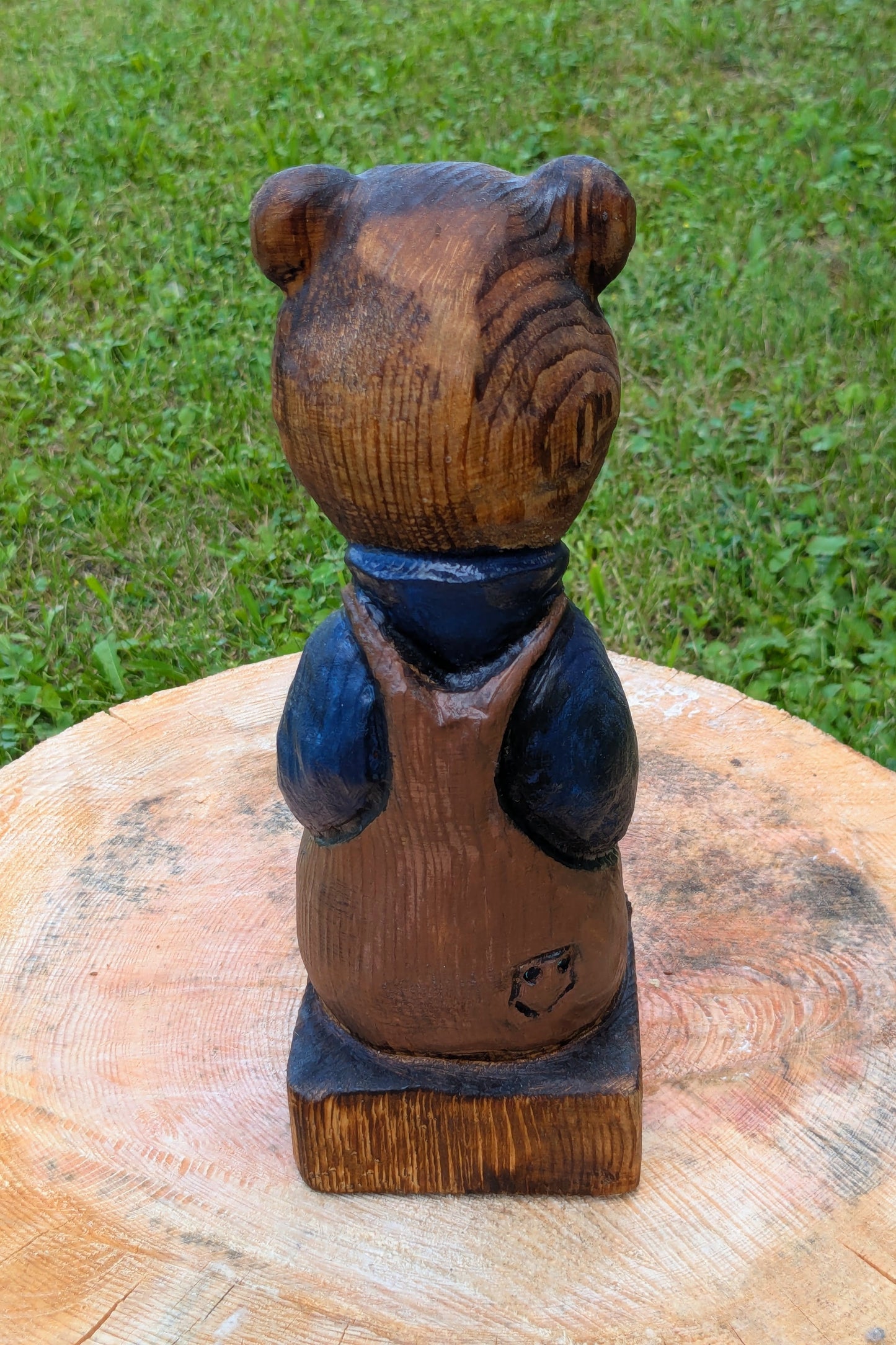 #0022 Bibbed bear
