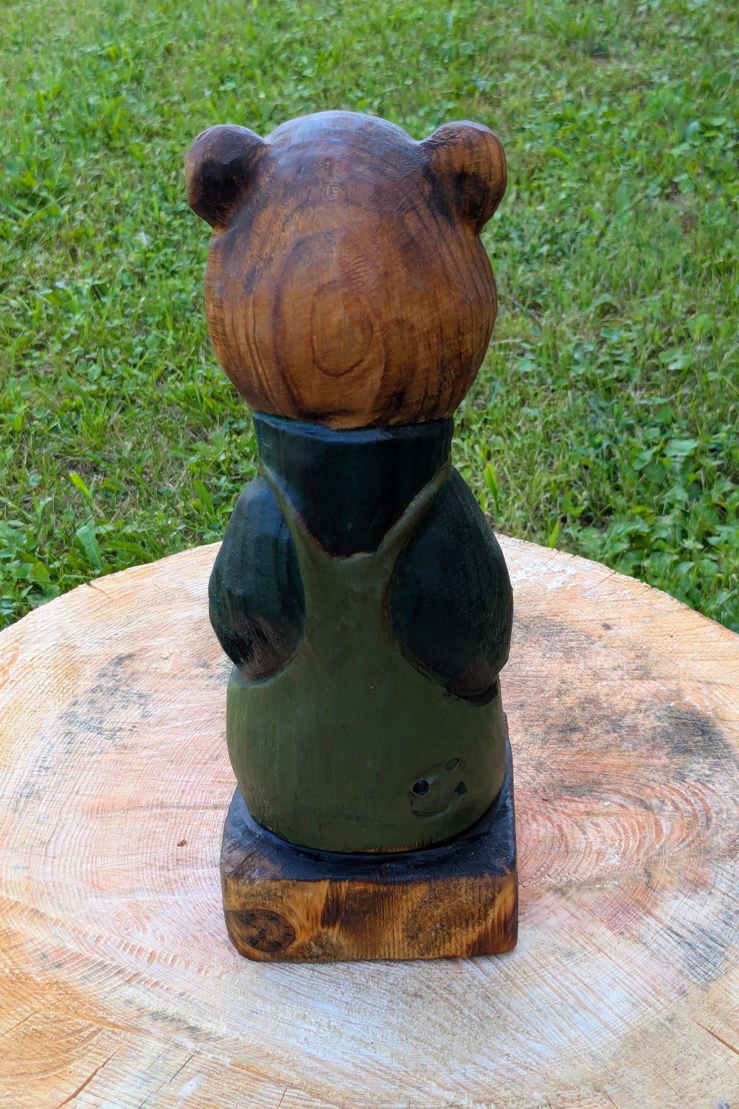 #0026 Bibbed bear