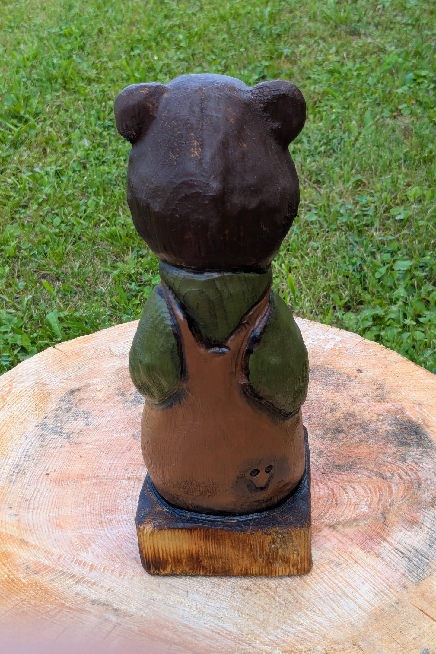 #0030 Bibbed bear