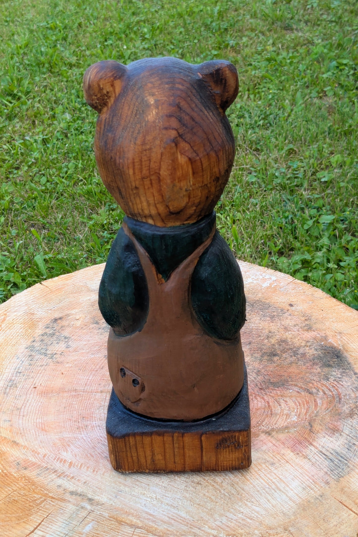 #0033 Bibbed bear