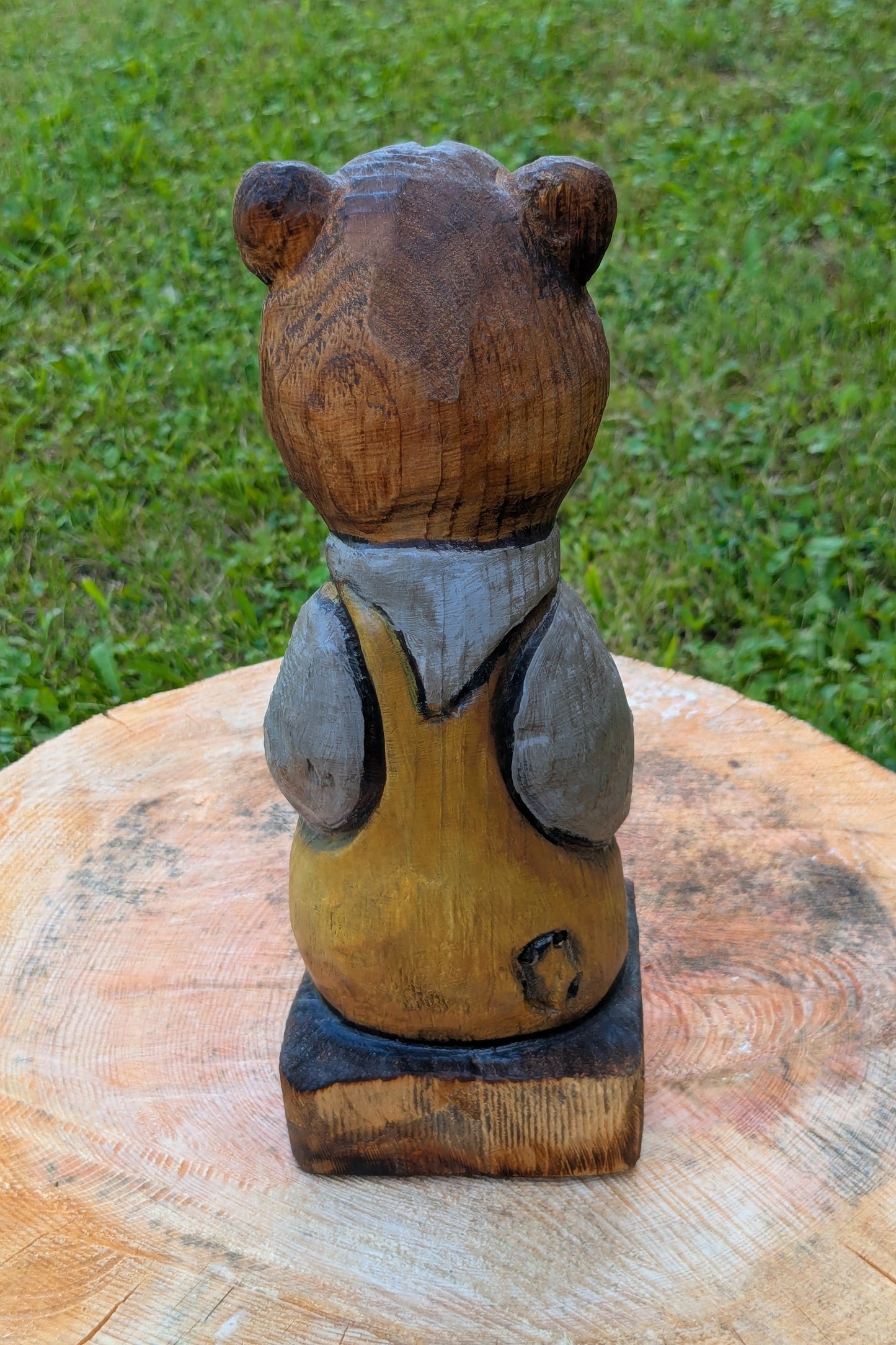#0039 Bibbed bear