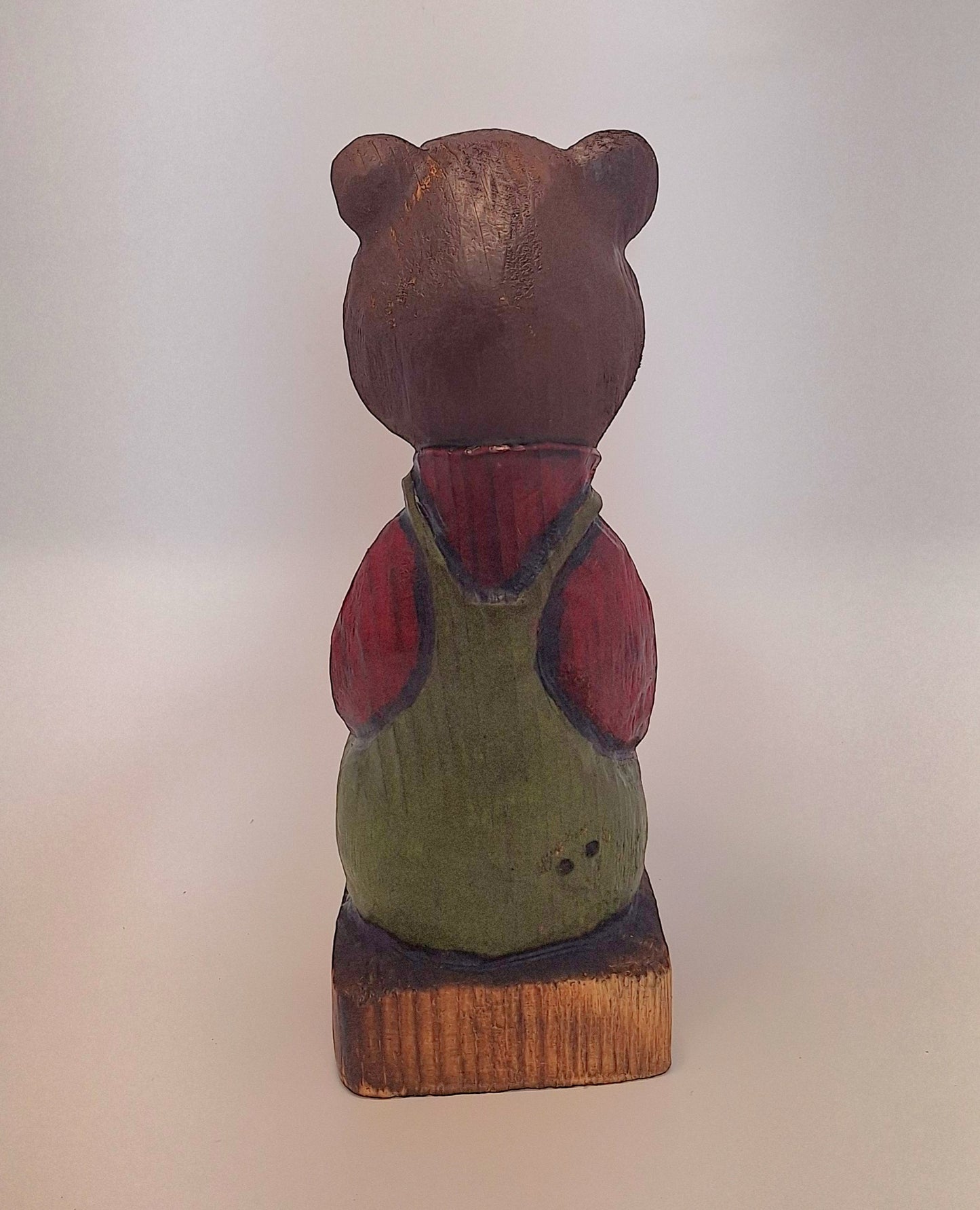#0004 Bibbed bear
