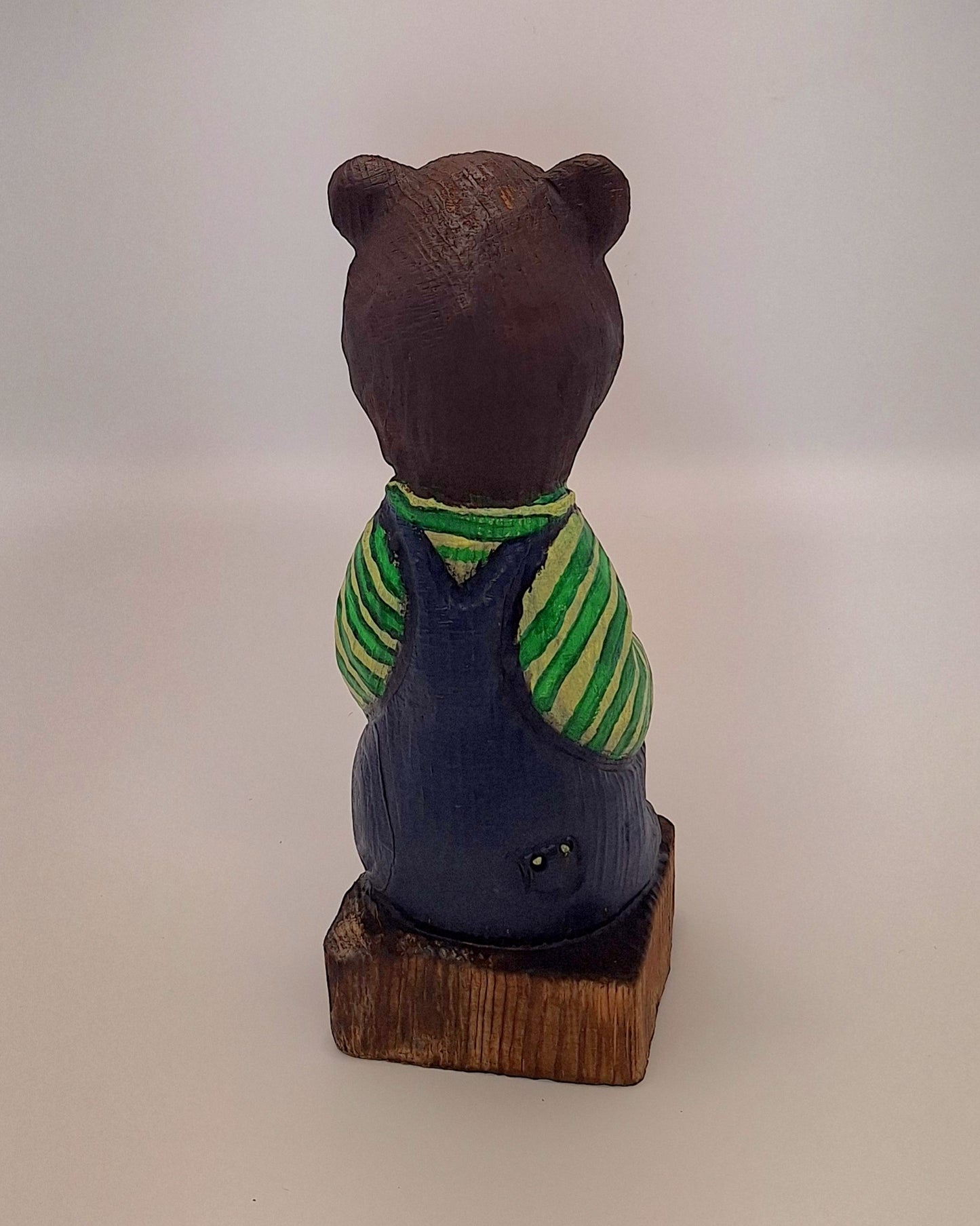 #0025 Bibbed bear
