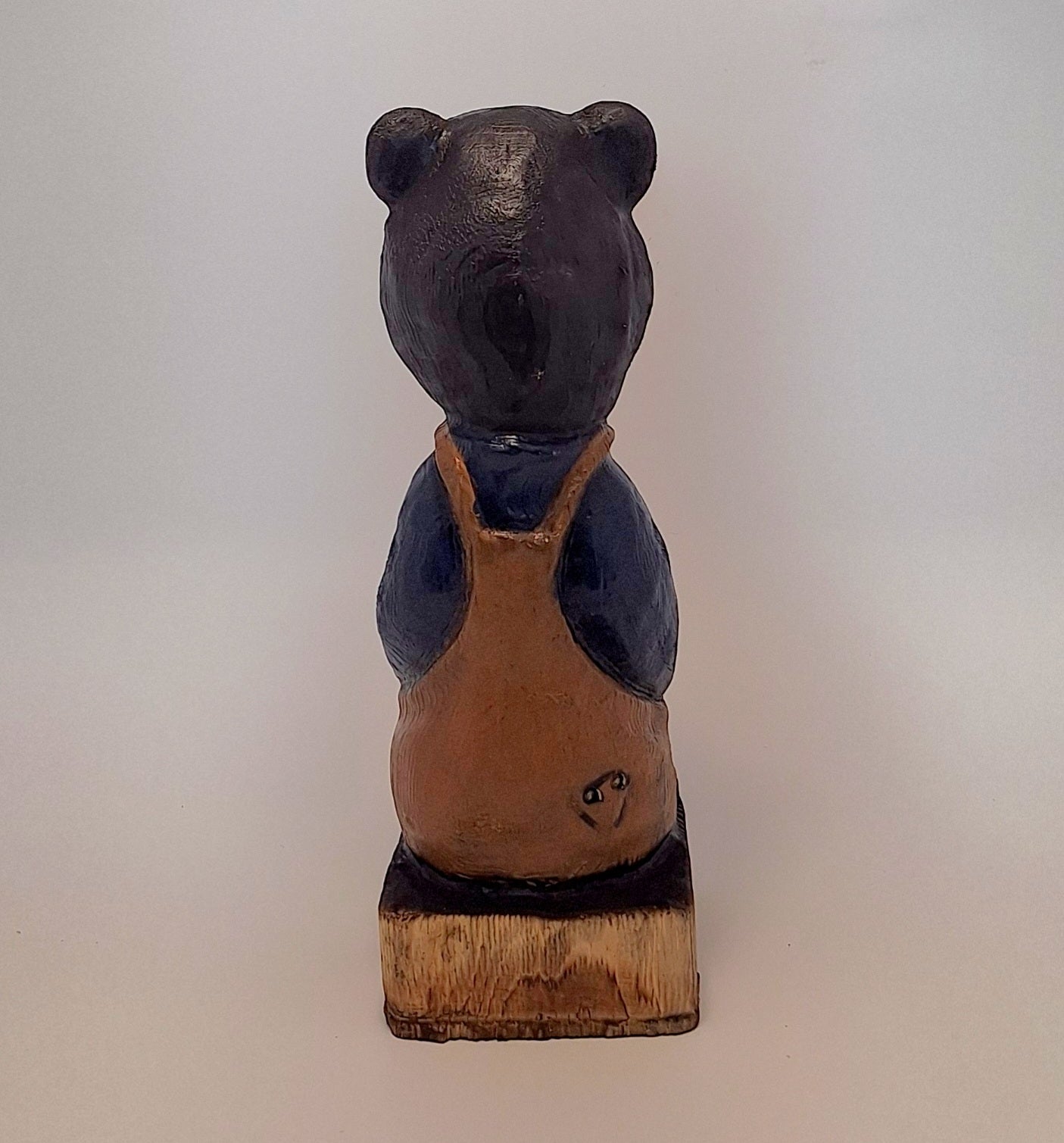 #0028 Bibbed bear