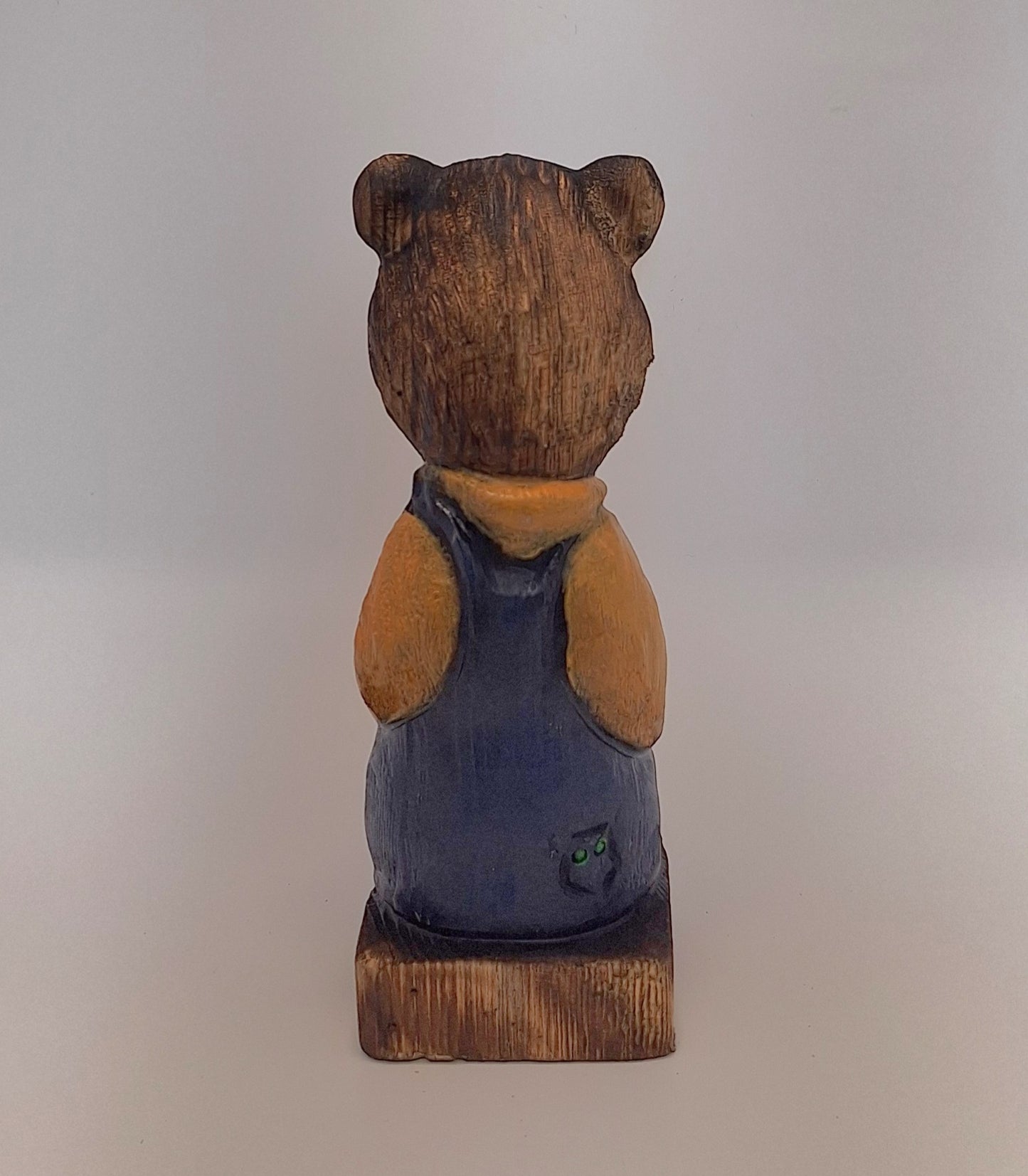 #0012 Bibbed bear