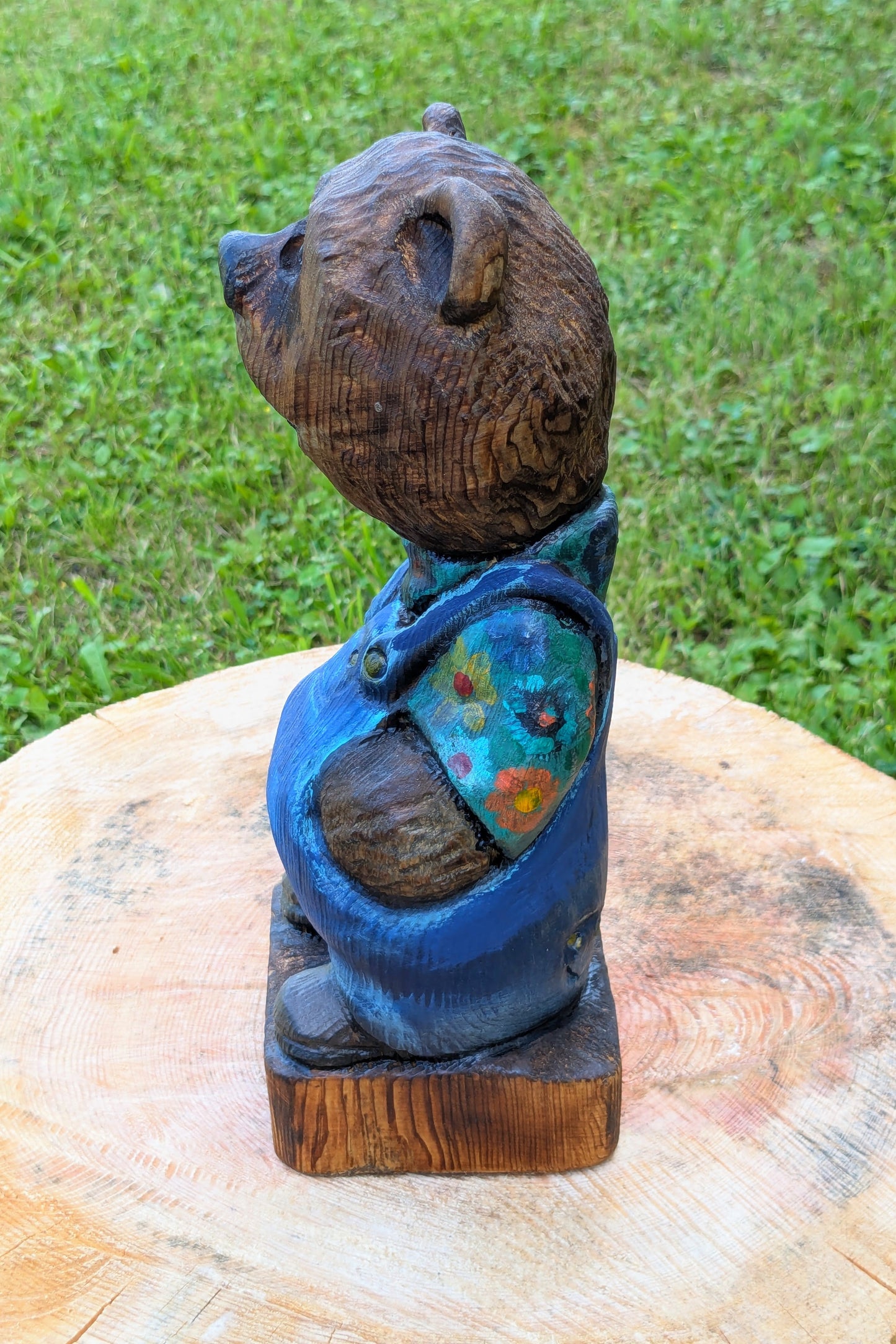 #0002 Bibbed bear