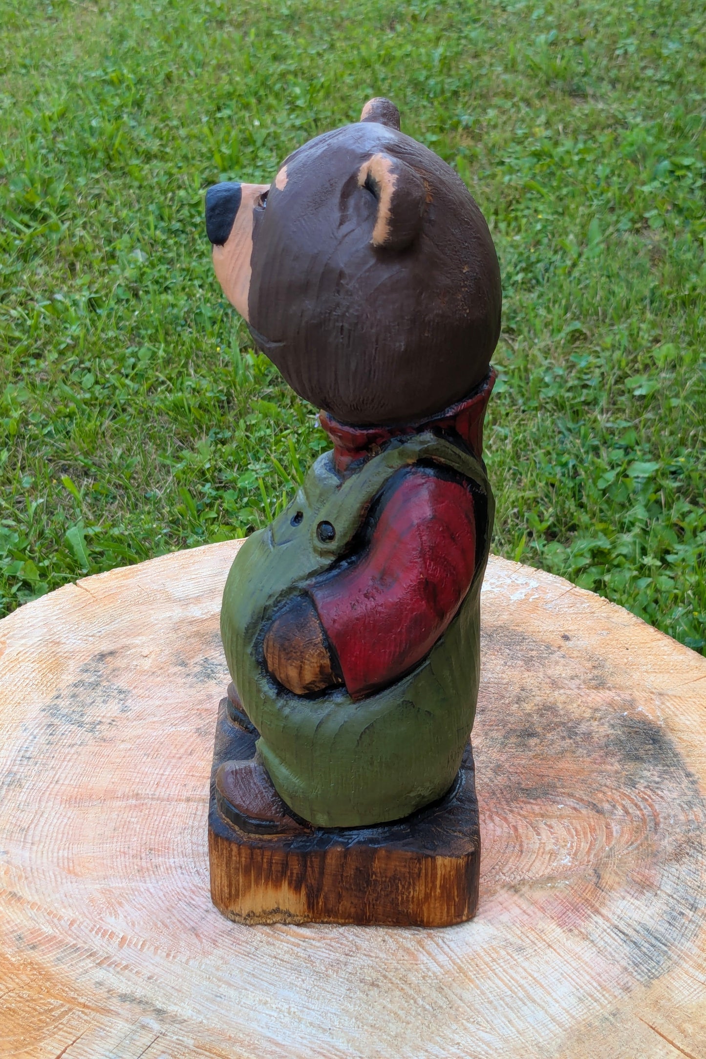 #0004 Bibbed bear