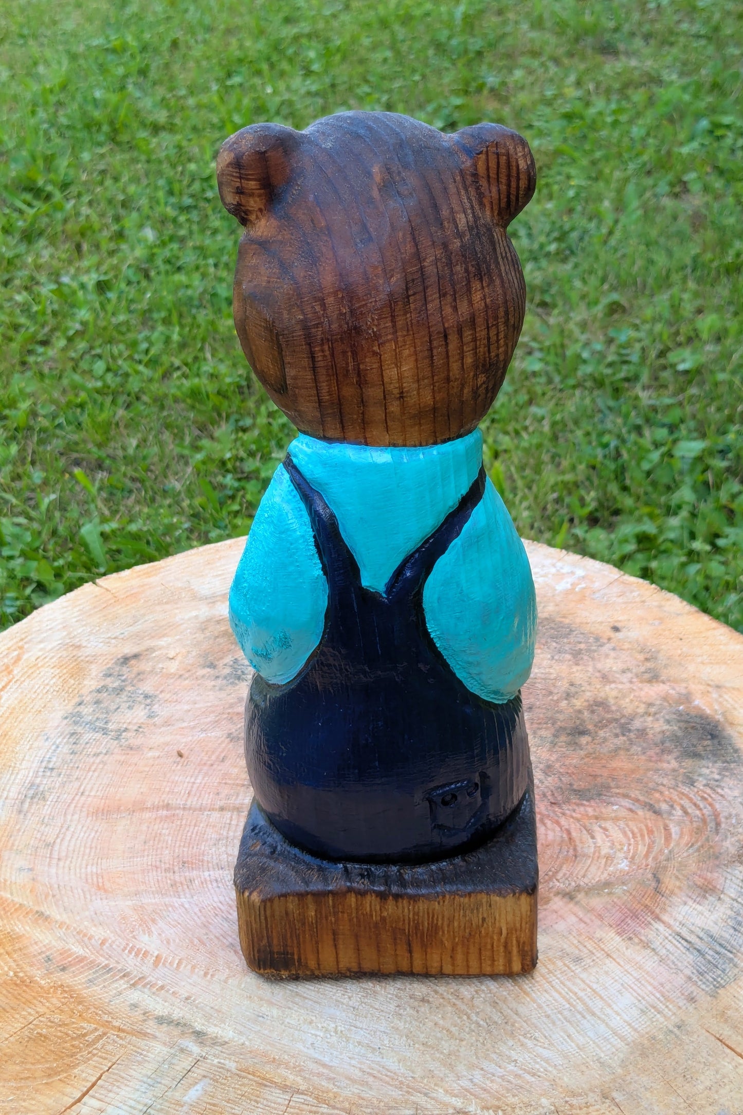 #0005 Bibbed bear