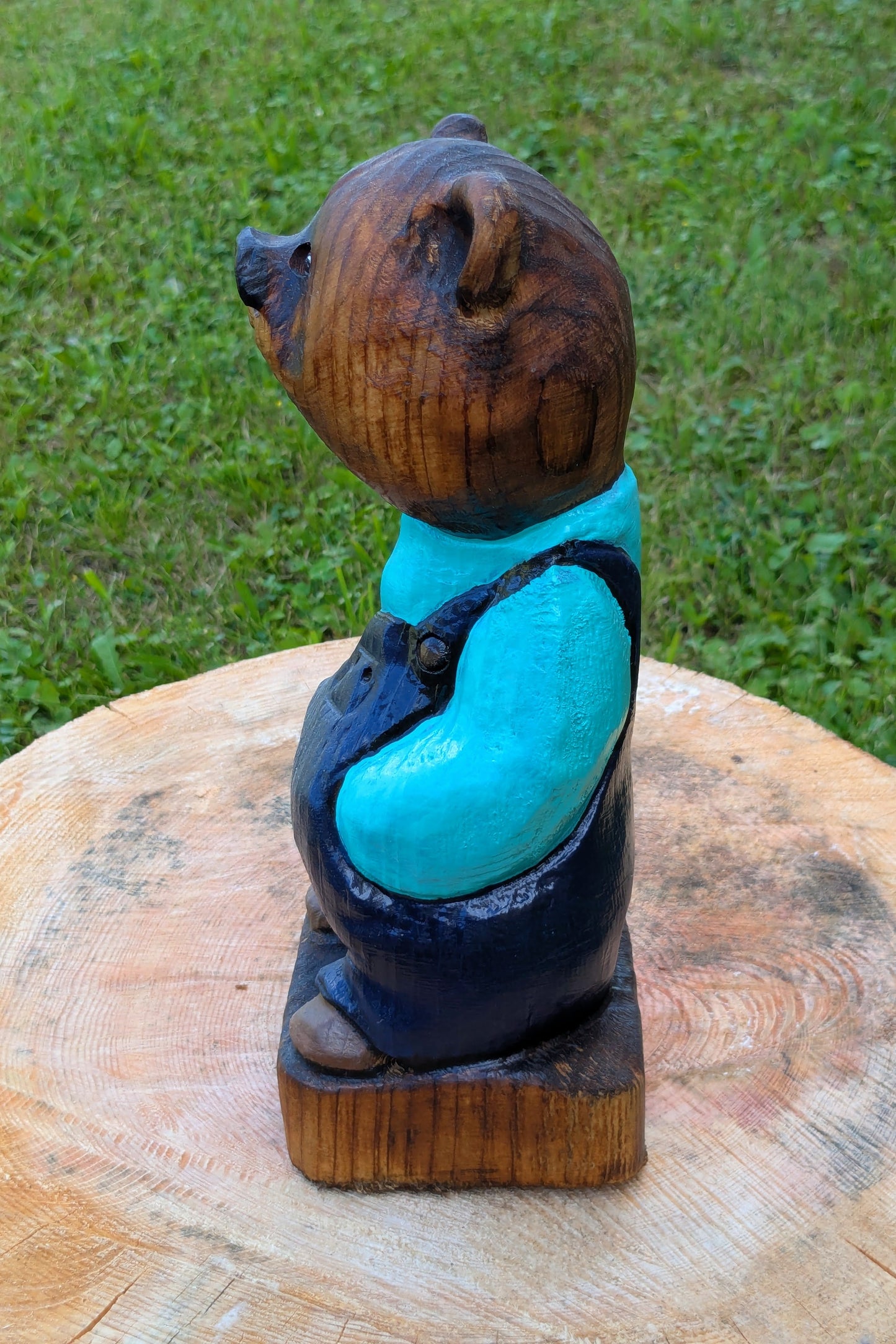 #0005 Bibbed bear