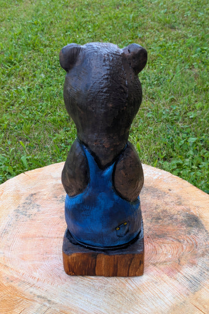 #0008 Bibbed bear