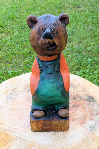 #0011 Bibbed bear