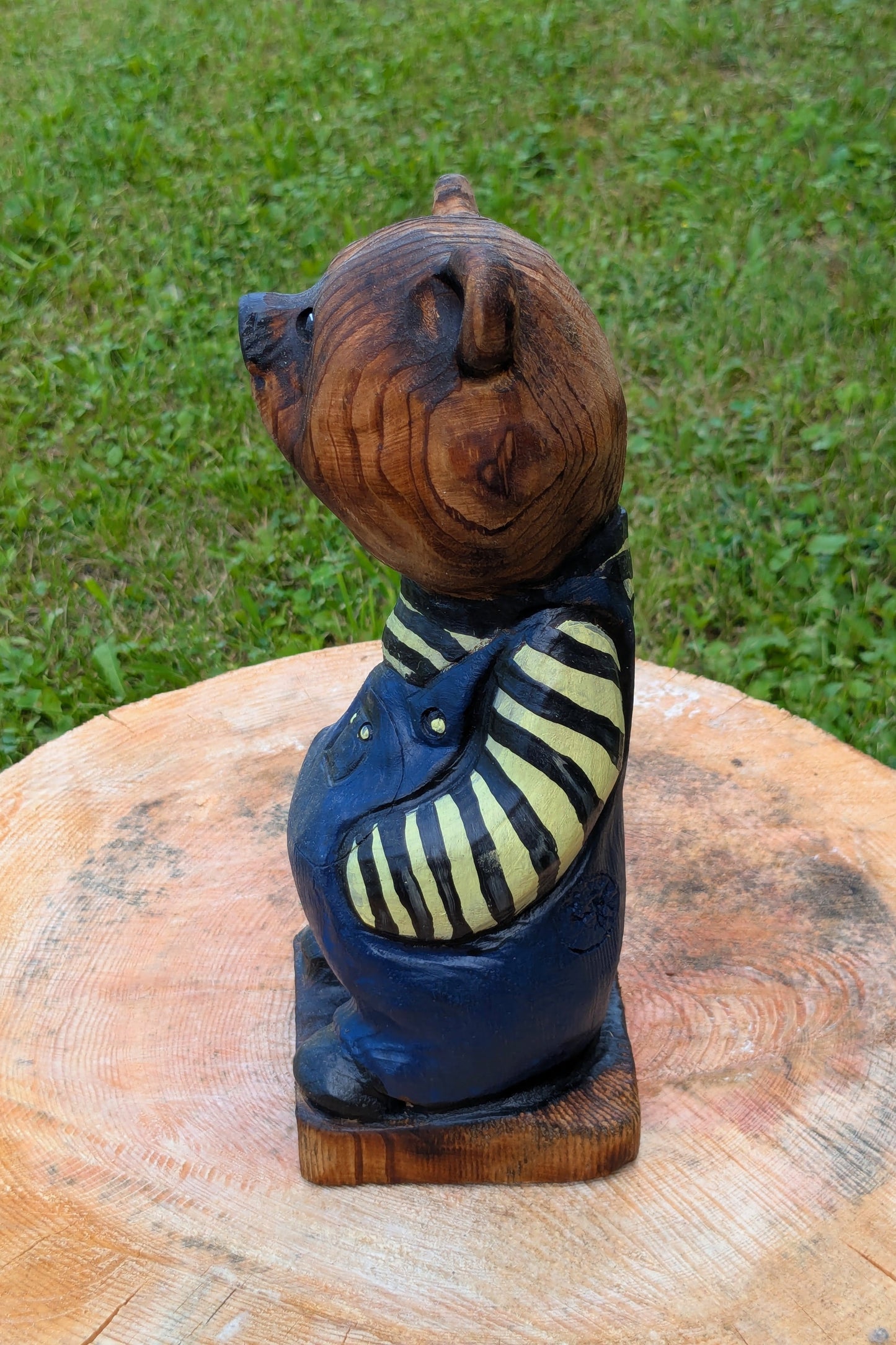 #0015 Bibbed bear