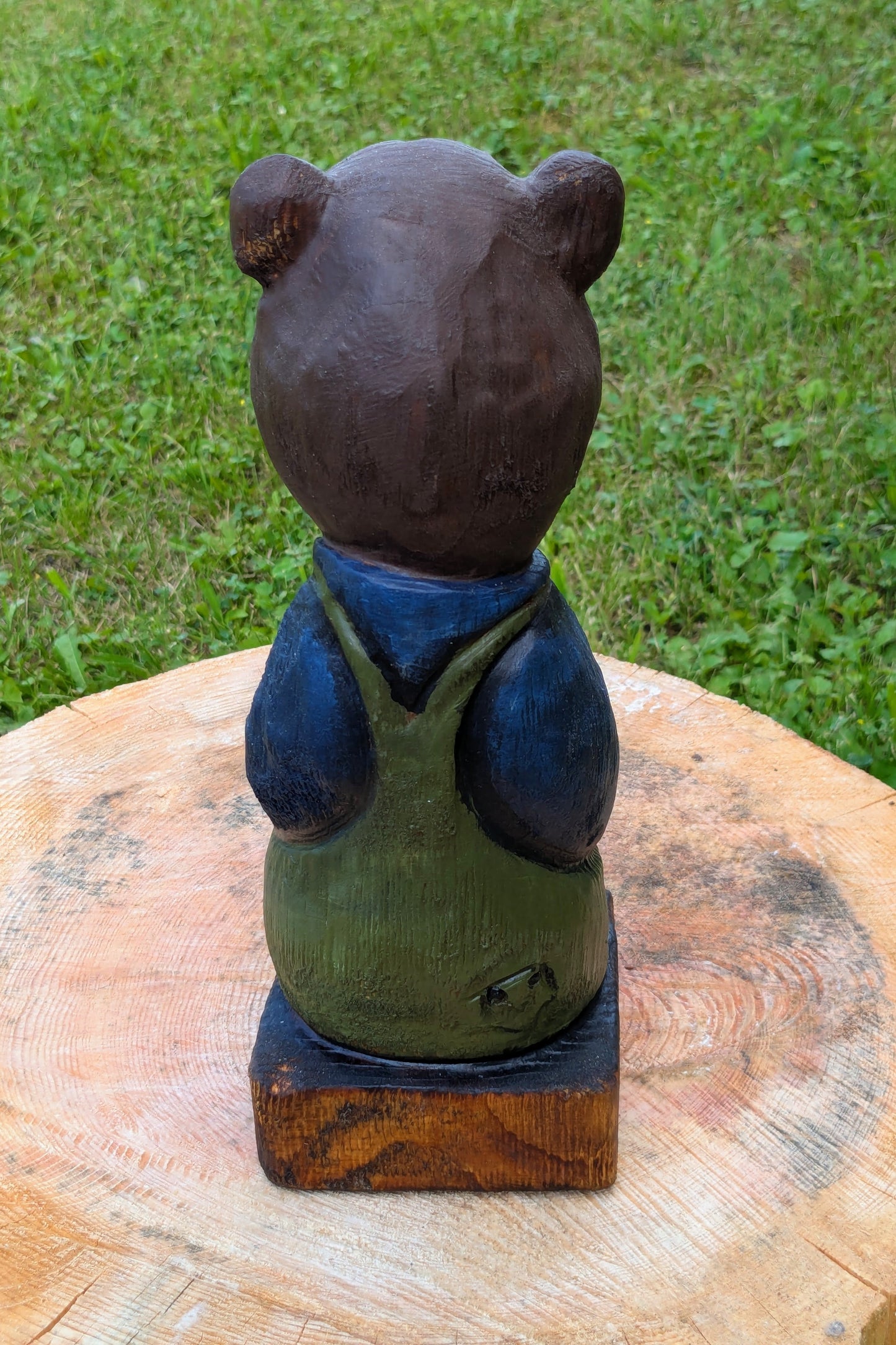 #0019 Bibbed bear