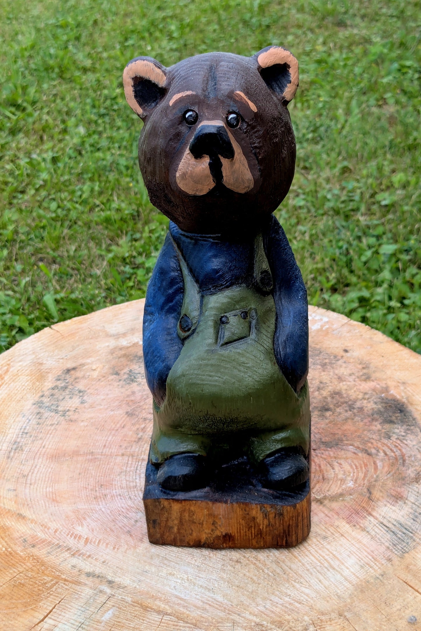 #0019 Bibbed bear
