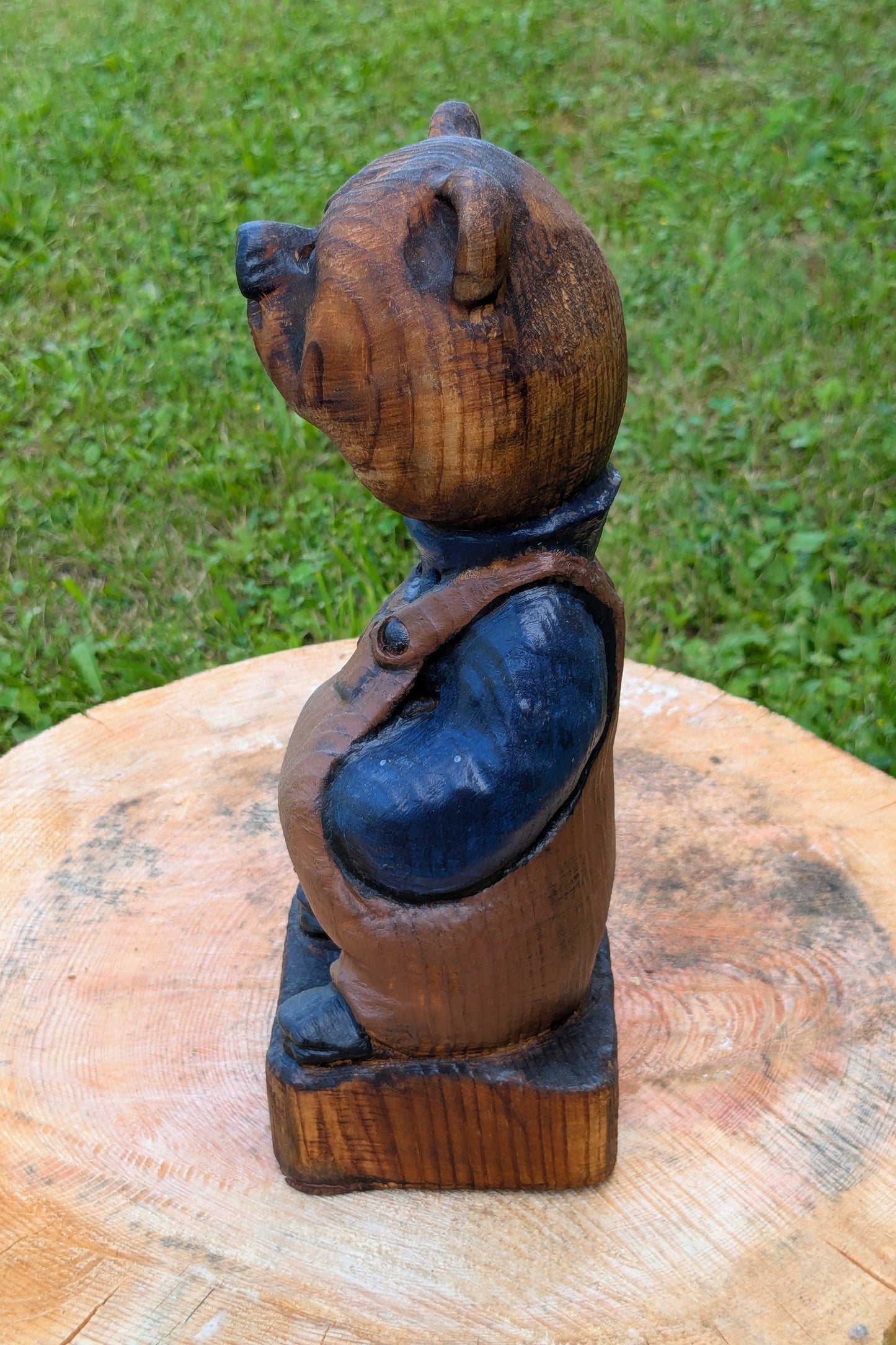 #0022 Bibbed bear