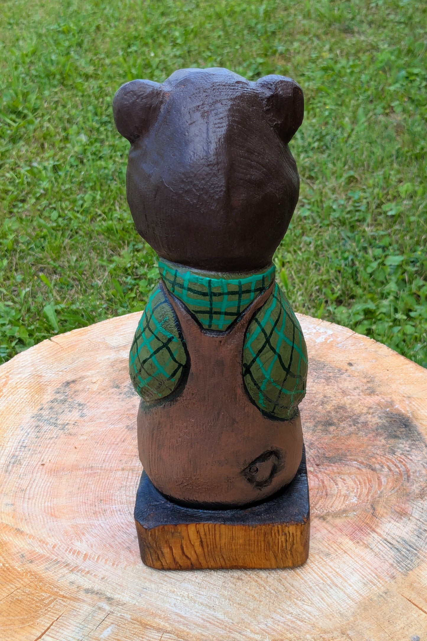 #0023 Bibbed bear