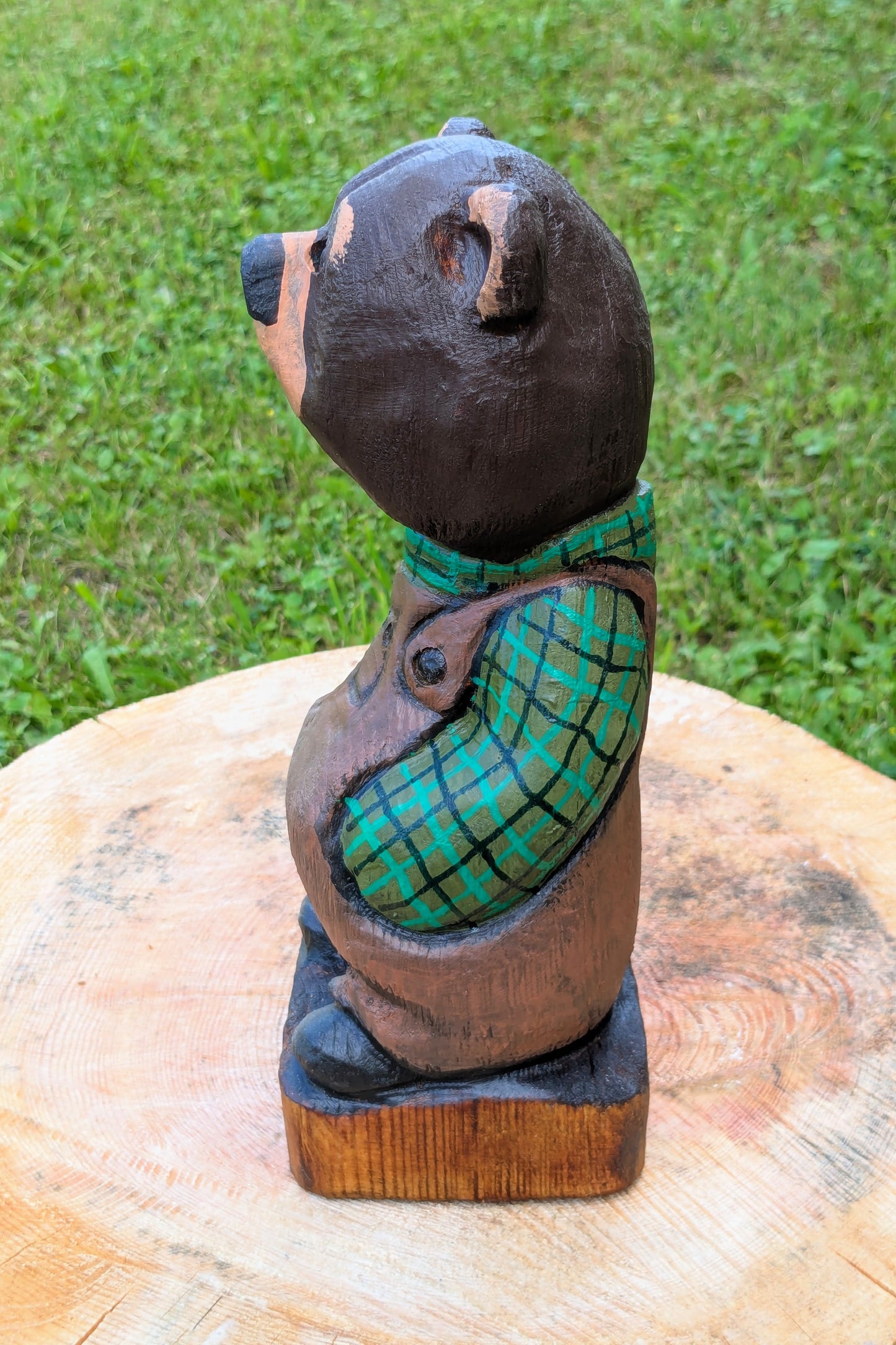 #0023 Bibbed bear
