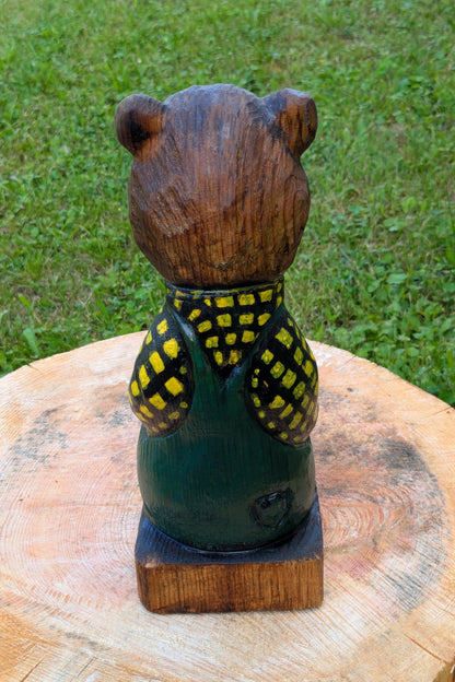 #0024 Bibbed bear