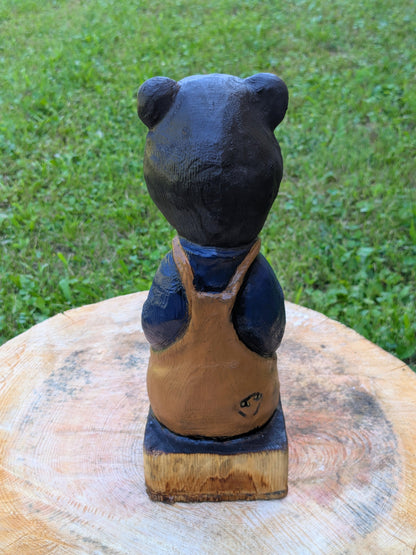 #0028 Bibbed bear