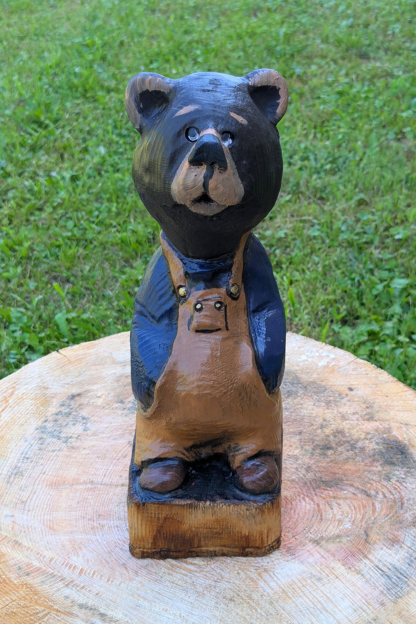 #0028 Bibbed bear