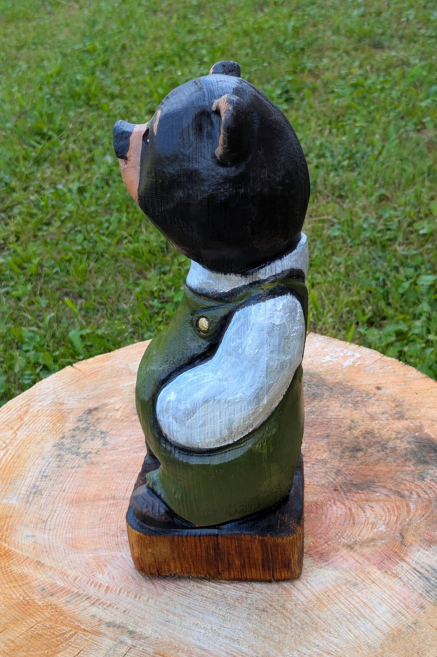 #0032 Bibbed bear