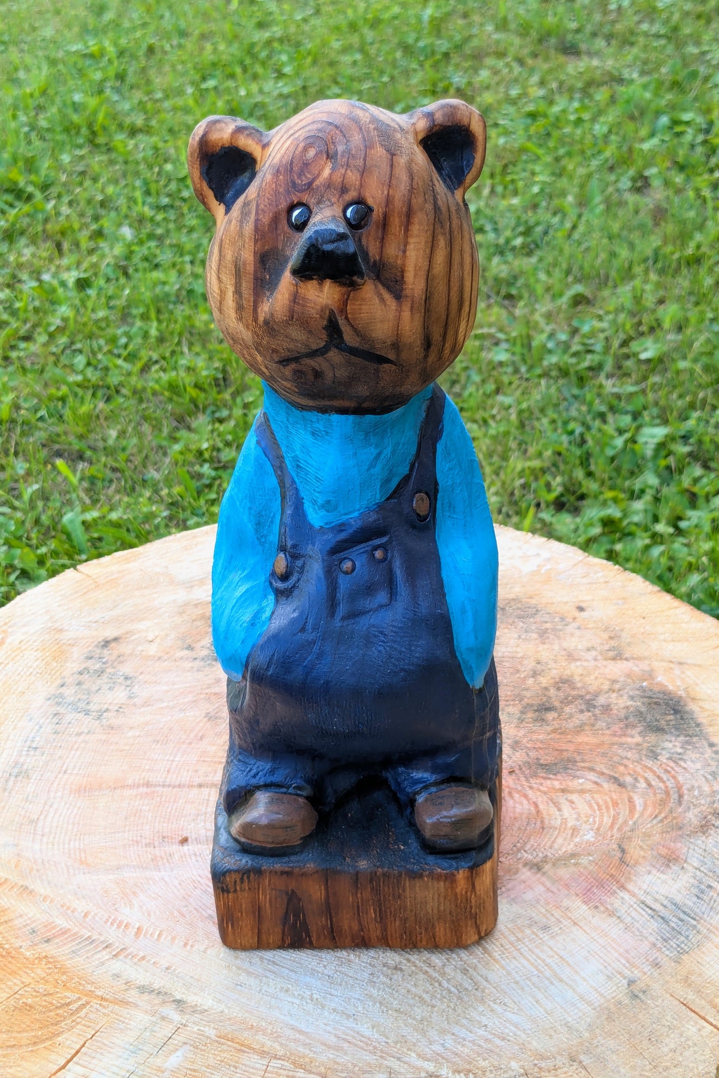 #0037 Bibbed bear