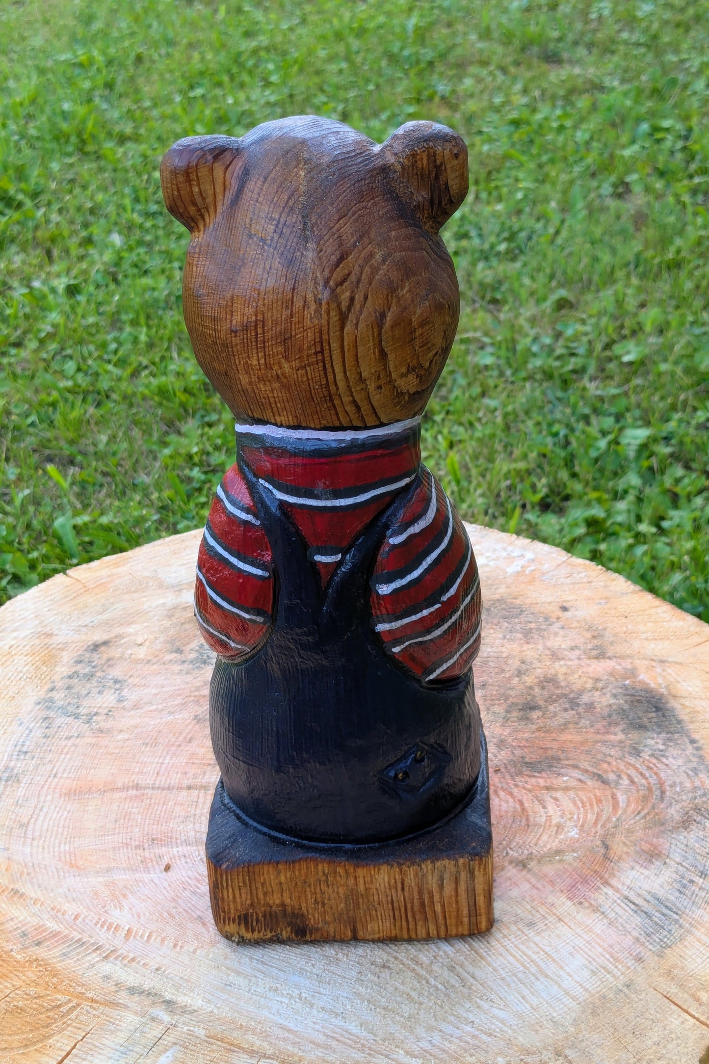 #0047 Bibbed bear