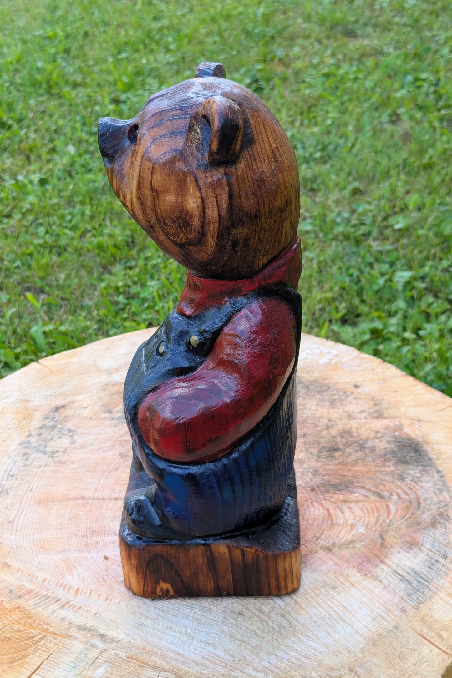 #0048 Bibbed bear