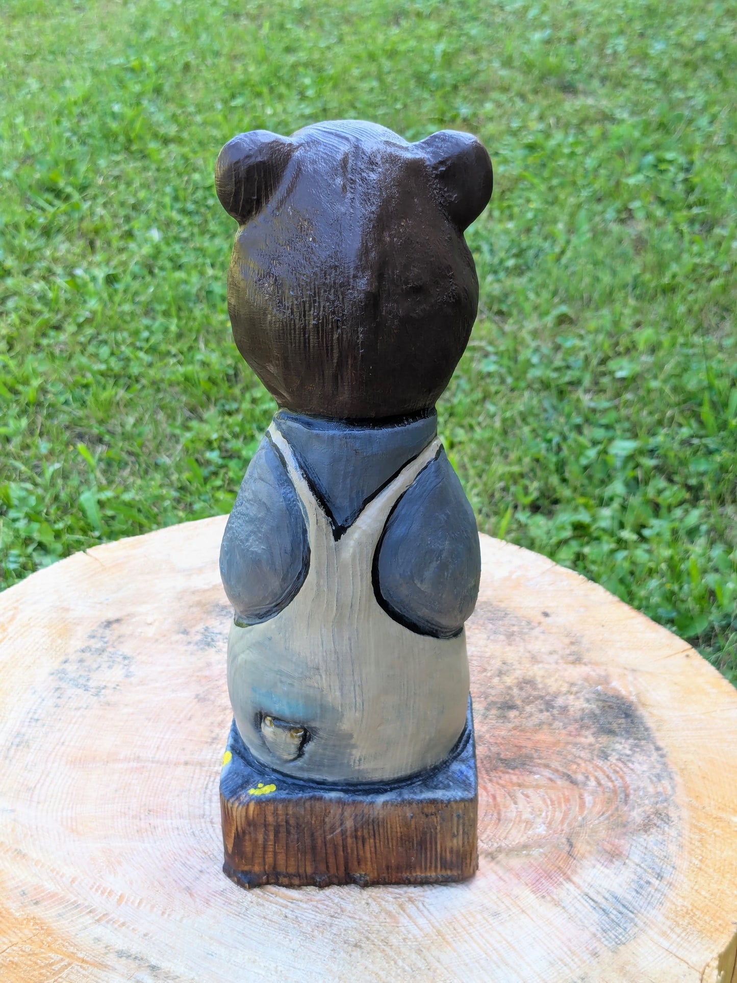 #0049 Bibbed bear