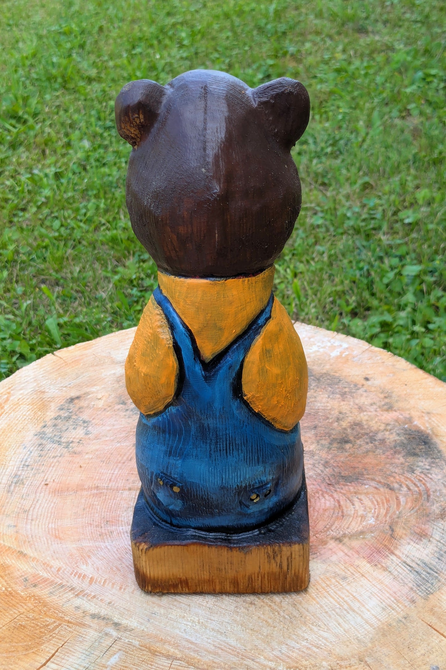 #0057 Bibbed bear