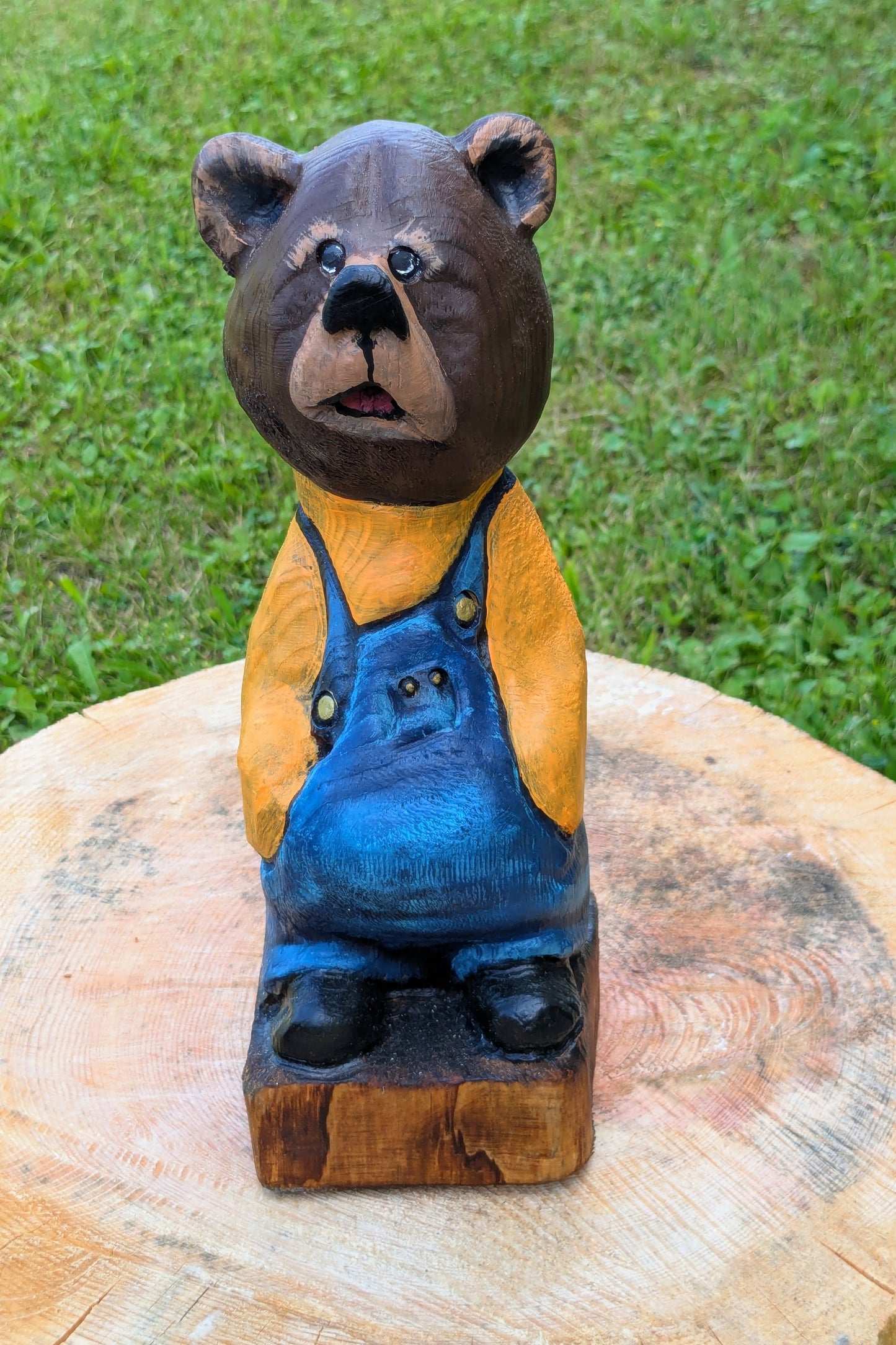 #0057 Bibbed bear