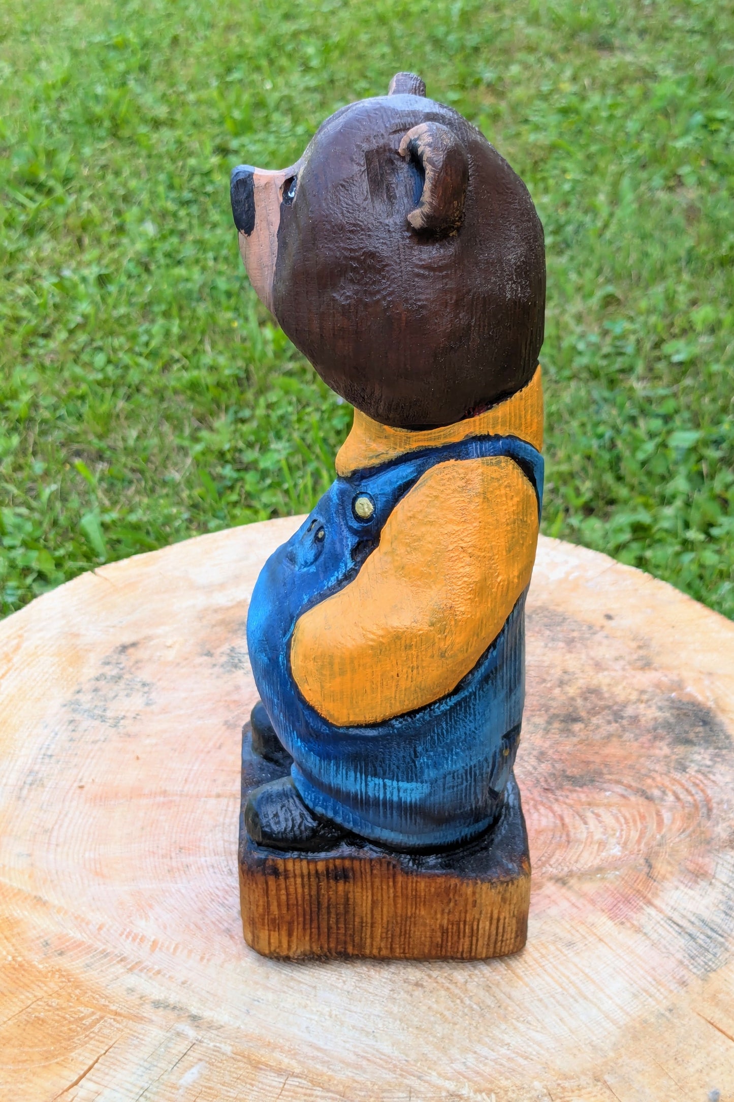#0057 Bibbed bear