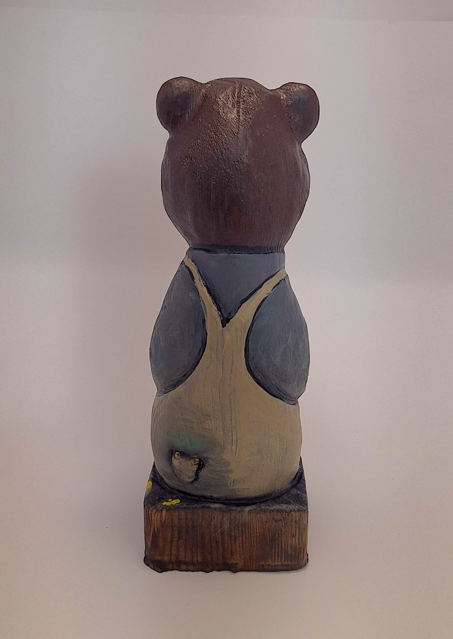 #0049 Bibbed bear