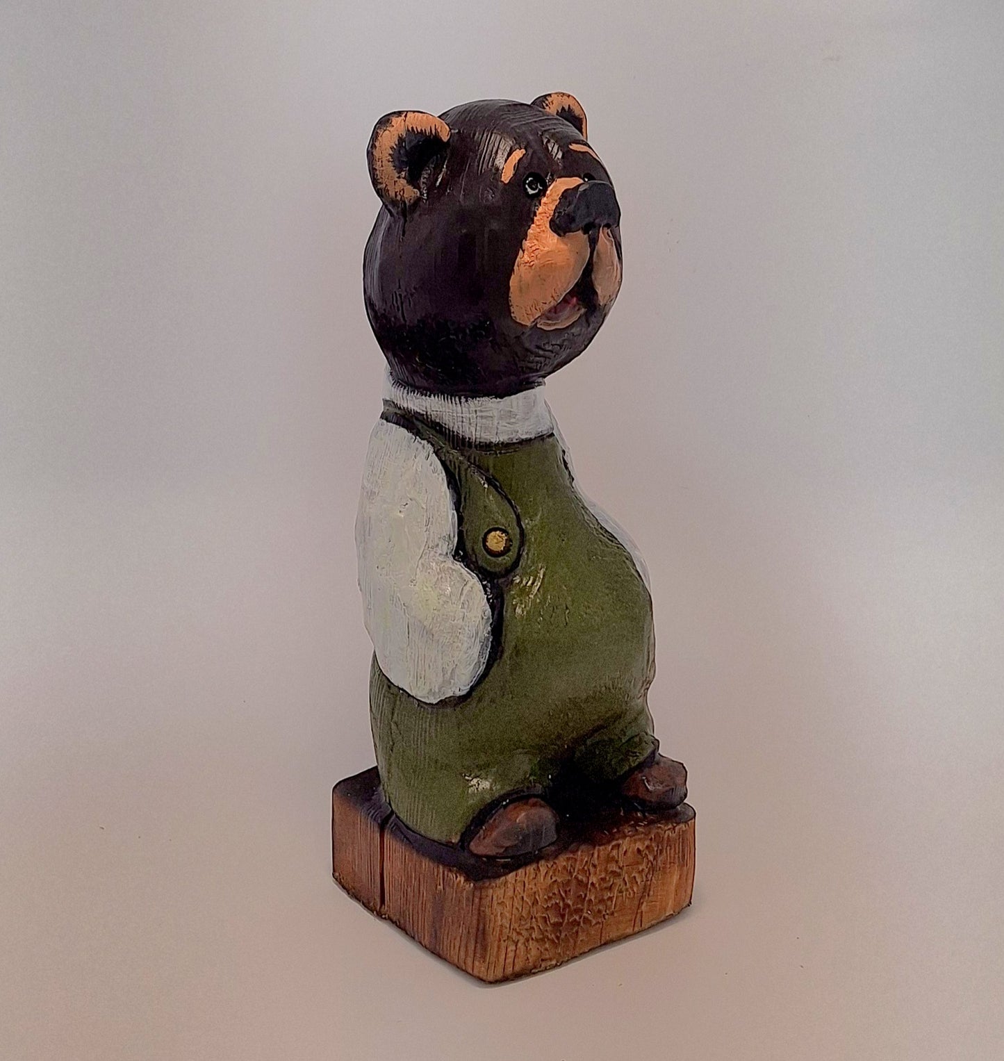 #0032 Bibbed bear