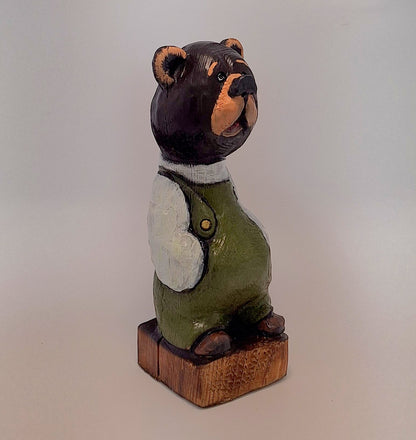 #0032 Bibbed bear