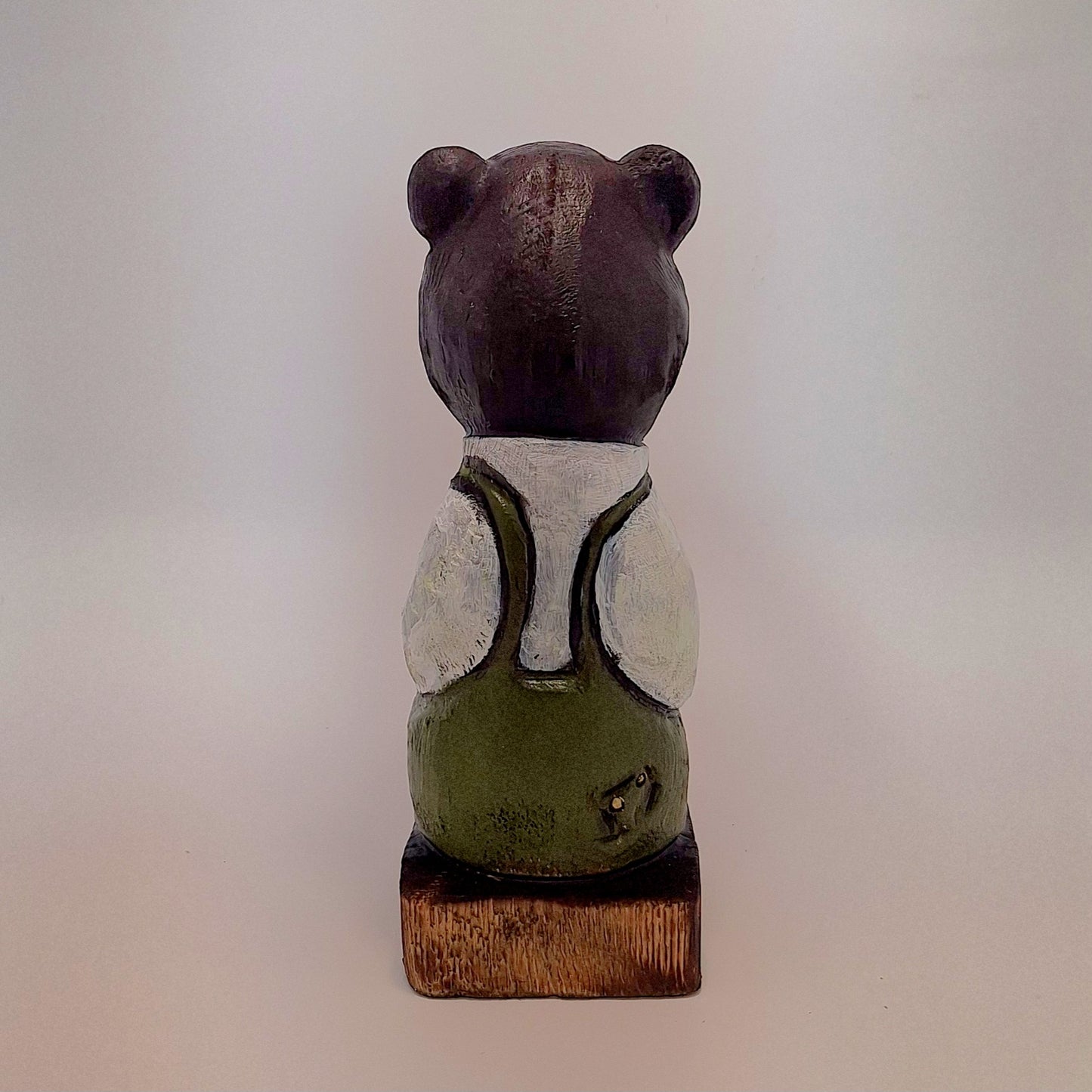 #0032 Bibbed bear