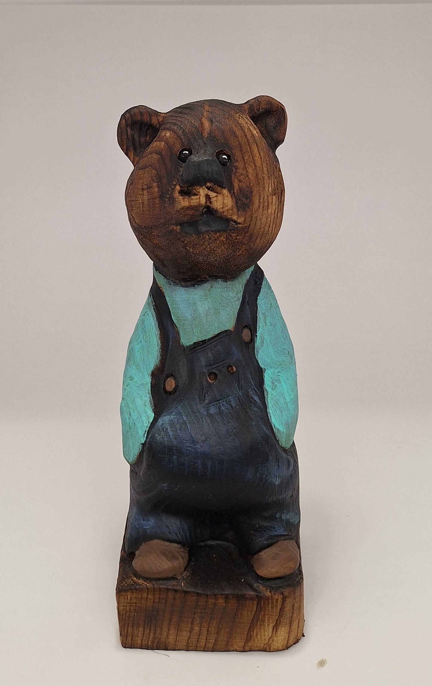 #0005 Bibbed bear