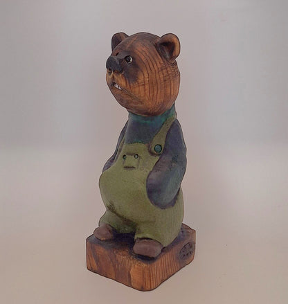 #0026 Bibbed bear