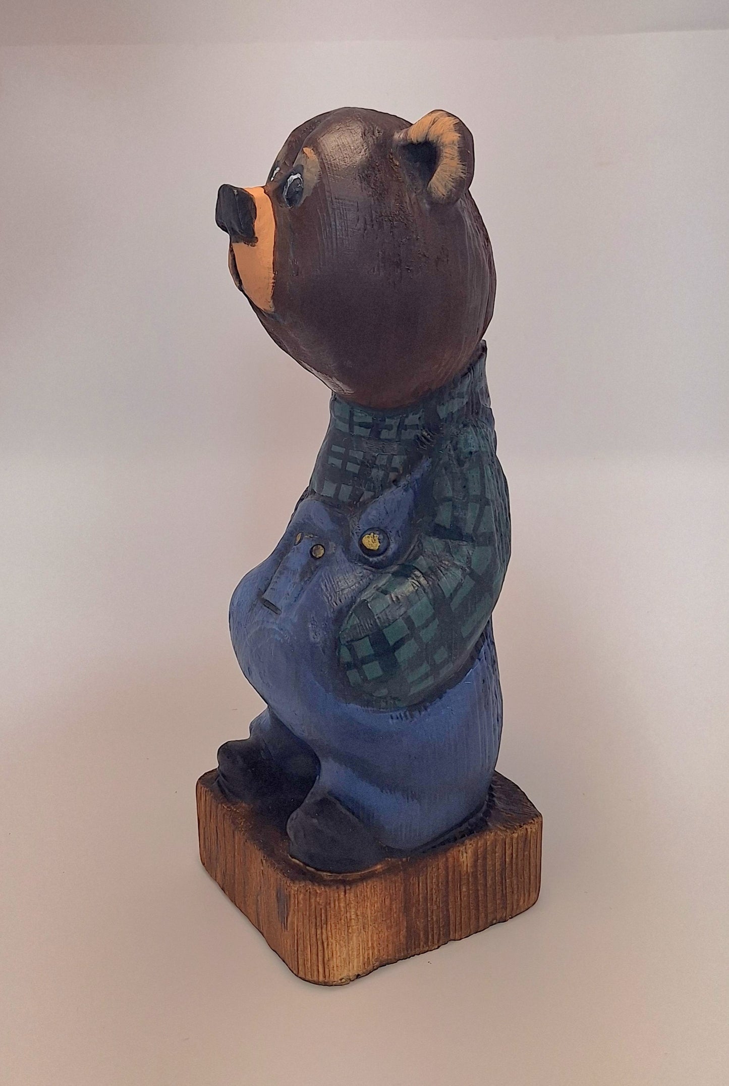 #0055 Bibbed bear
