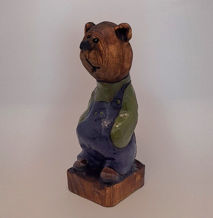 #0041 Bibbed bear