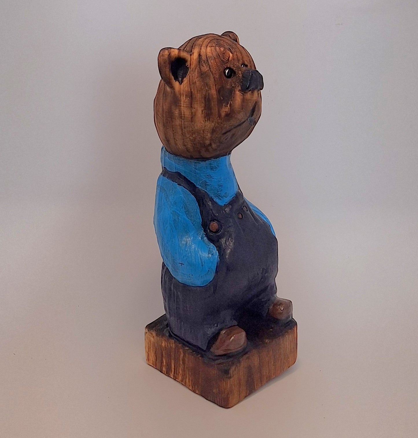 #0037 Bibbed bear