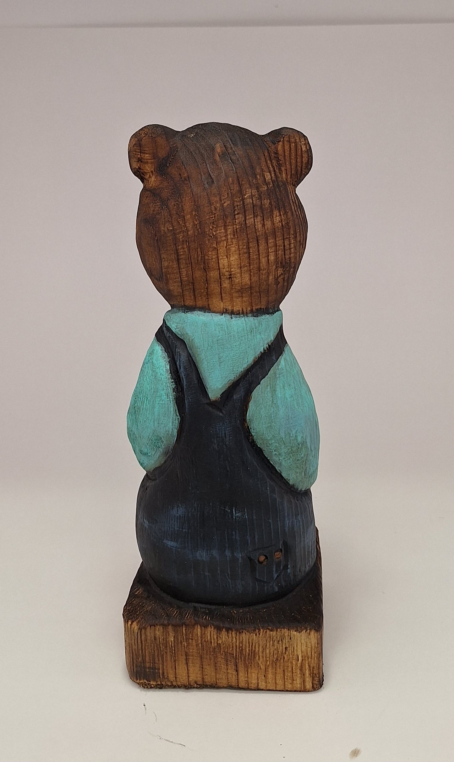 #0005 Bibbed bear