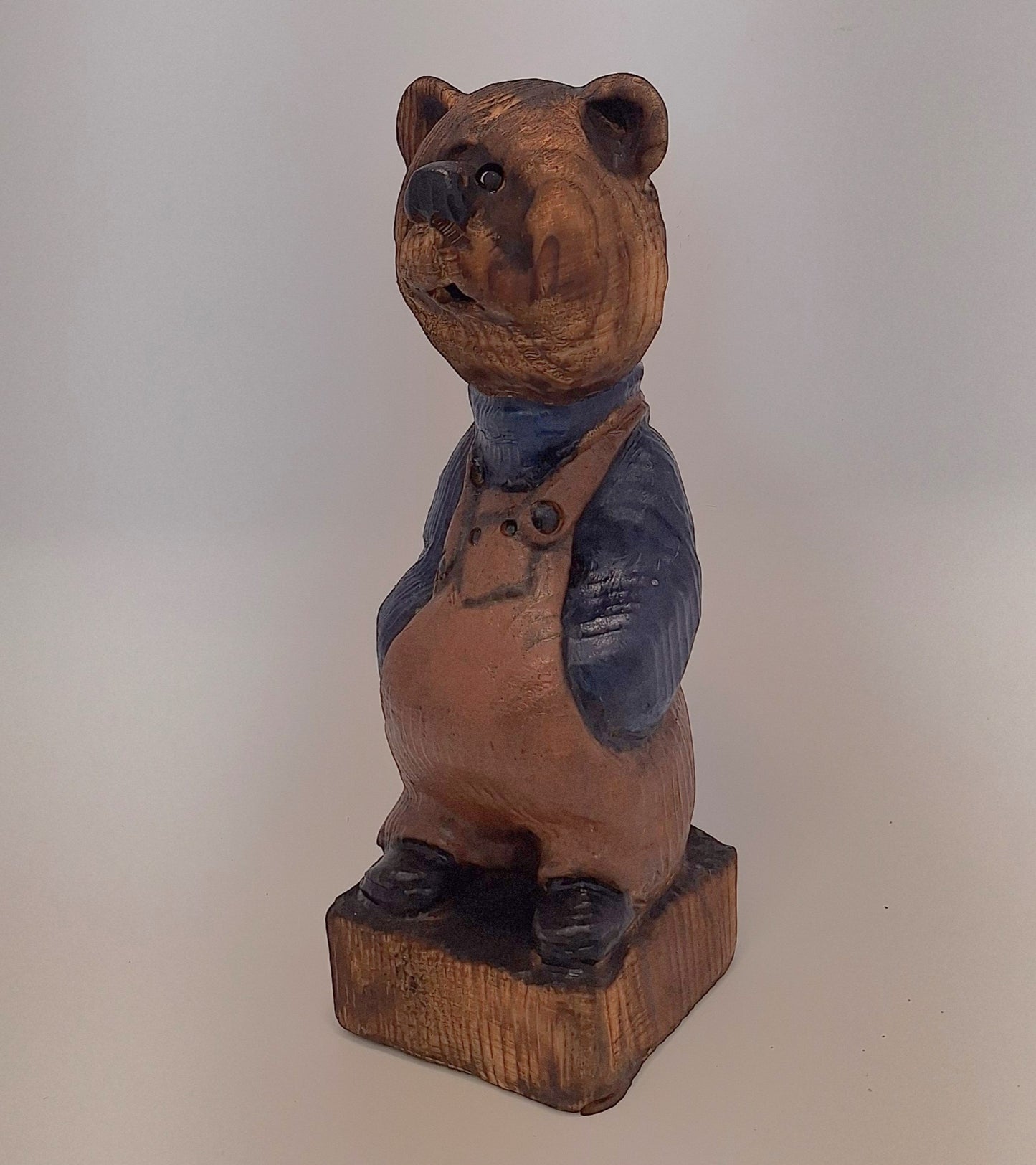 #0022 Bibbed bear