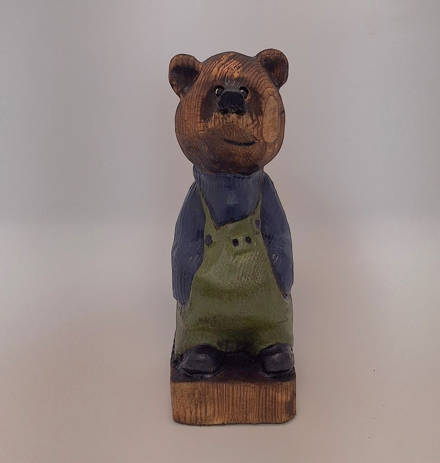 #0013 Bibbed bear